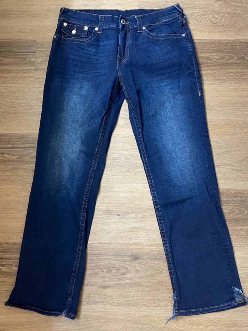 True Religion Men’s Ricky Relaxed Straight Jeans Size 34 Dark Wash Orange Stitch